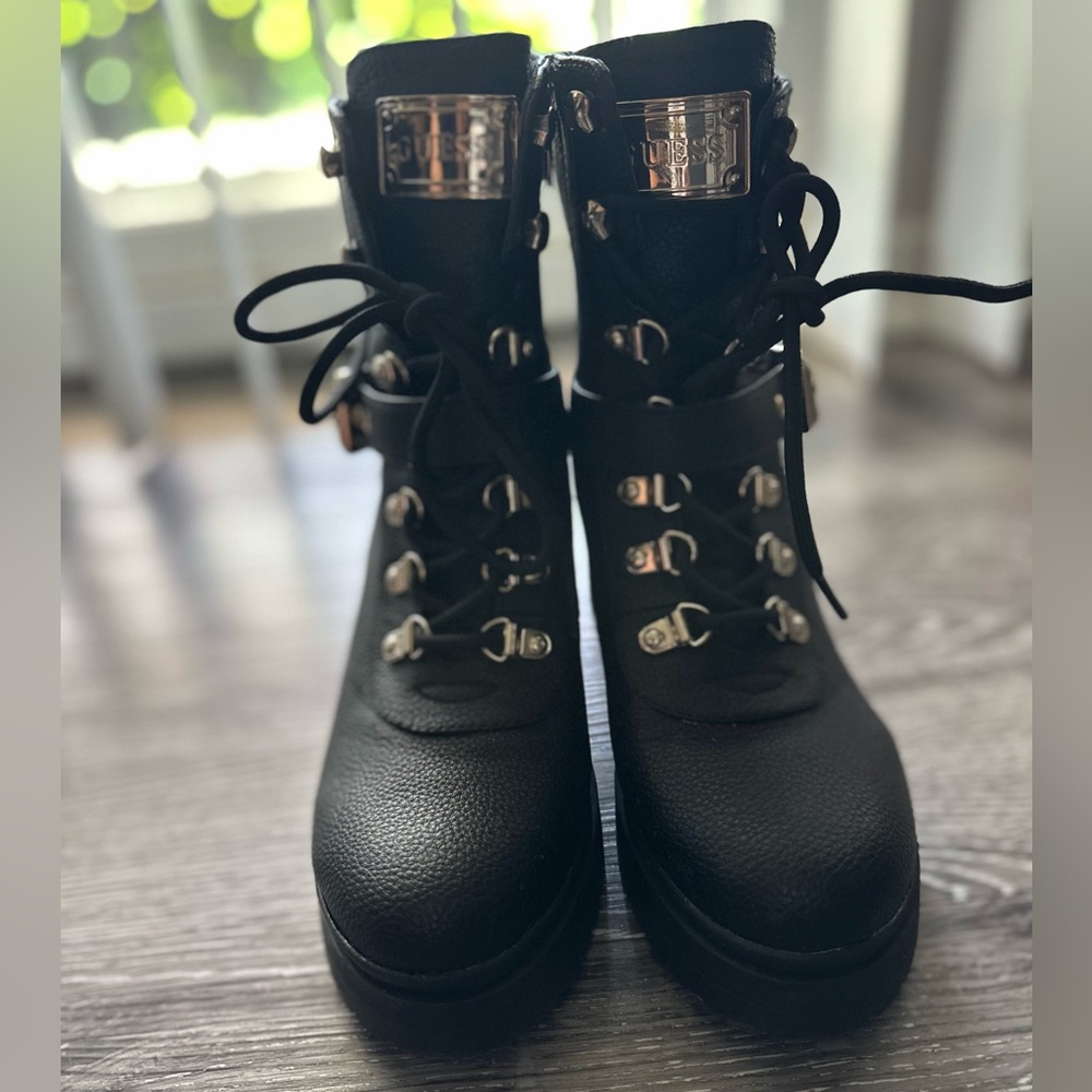 Women's Guess Canaly Boots- Size 7.5M